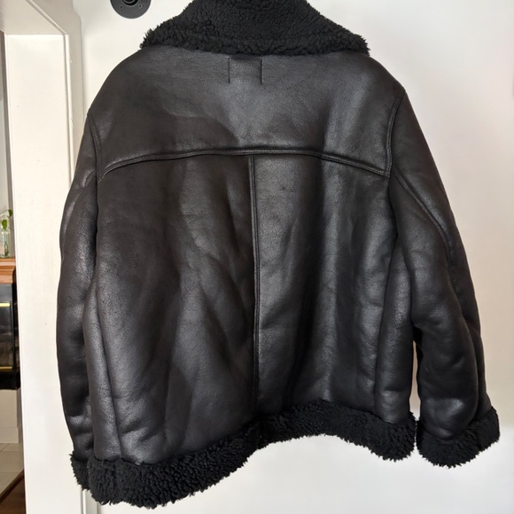 H&M black bomber jacket with shearling trim - Picture 2 of 4